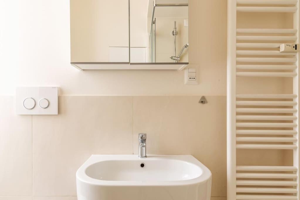 Studio Apartment Brera Milan Exterior photo